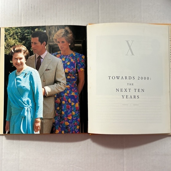 A Princely Marriage Charles and Diana The First Ten Years by Anthony Holden 1991 - Picture 7 of 8